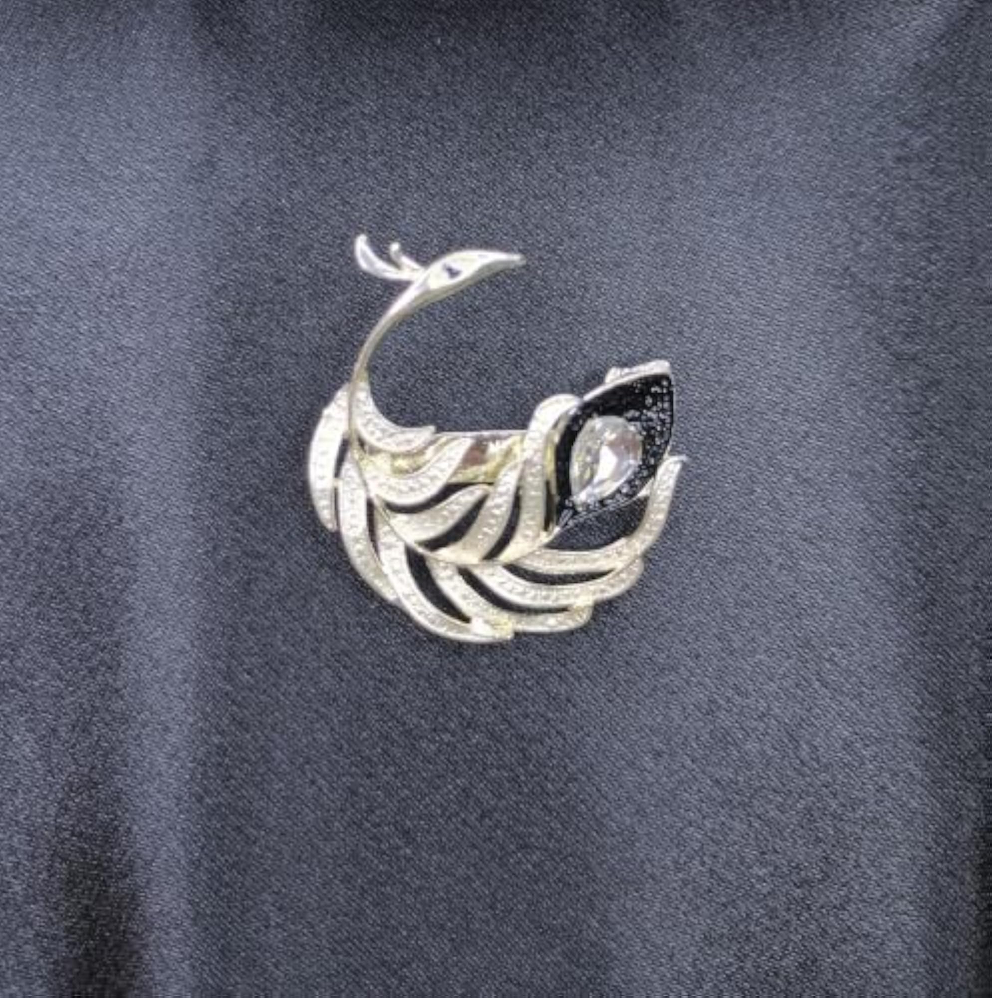 Men's Peacock Silhouette Brooch Pin, Elegant Accessory